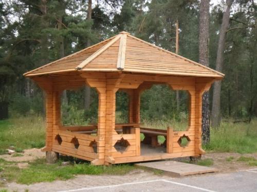 Летняя беседка для дачи. Виды конструкций