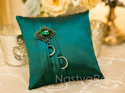 Свадебный декор своими руками. Свадебные аксессуары своими руками: готовим все для самой красивой свадьбы!