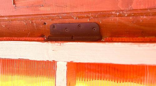 Установка навеса из поликарбоната своими руками. Навес из поликарбоната своими руками: варианты конструкций и их строительство 04 Установка навеса из поликарбоната своими руками. Навес из поликарбоната своими руками: варианты конструкций и их строительство 04