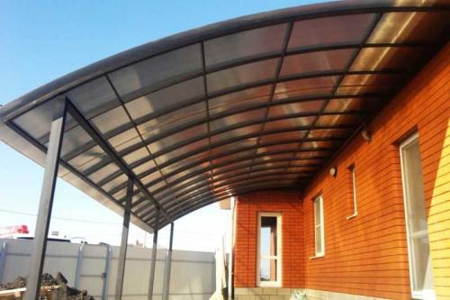 Навес для машины из поликарбоната своими руками. Навес из поликарбоната — поэтапный мастер-класс для изготовления своими руками, преимущества навеса, особенности конструкции