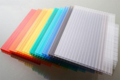 Установка навеса из поликарбоната своими руками. Навес из поликарбоната своими руками: варианты конструкций и их строительство