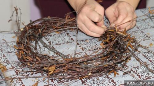 Венок из веток новогодний. Как сделать рождественский или новогодний венок своими руками