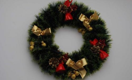 Новогодний венок из мишуры своими руками пошагово. Рождественский венок 2023 своими руками для детей. Мастер-классы из разных материалов