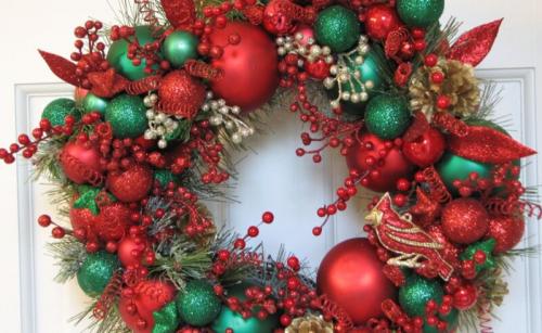 Новогодний венок из мишуры своими руками пошагово. Рождественский венок 2023 своими руками для детей. Мастер-классы из разных материалов