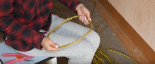 Как сделать венок из веток на голову. Из обычных веток: такая вещь украсит каждый дом