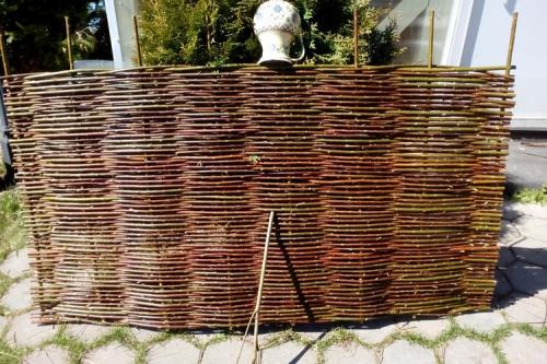 Забор из веток своими руками. Как сделать плетень для забора из веток своими руками