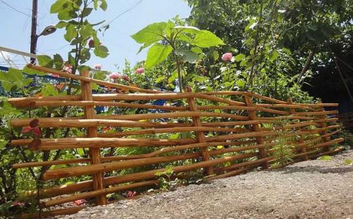 Как сделать плетень своими руками из веток лозы и ивы. Фото-идеи