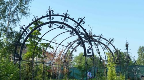 Как сделать арку из металла своими руками. Металлические садовые арки в ландшафтном дизайне