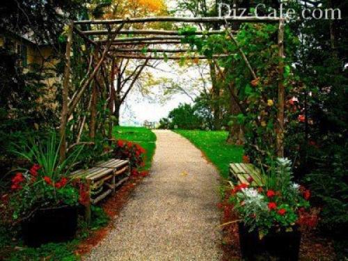 Как сделать арку для цветов на даче своими руками. Видовое разнообразие конструкций и их место в саду 01 Как сделать арку для цветов на даче своими руками. Видовое разнообразие конструкций и их место в саду 01