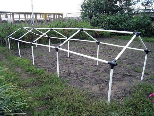 Теплица из труб пвх пошаговая инструкция. Парник своими руками из полипропиленовых (пластиковых) труб