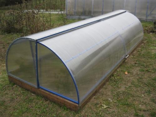 Парник хлебница из полипропиленовых труб. Конструктивные особенности парника «хлебница»: устройство, достоинства и недостатки