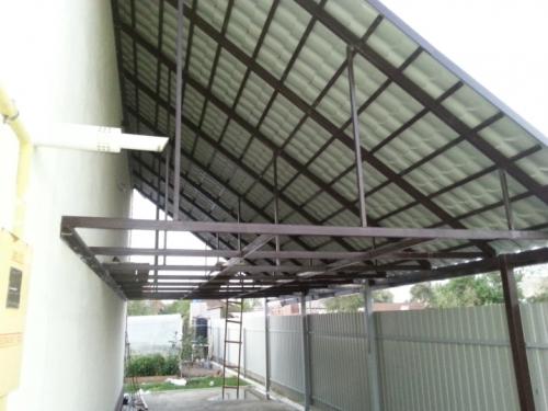 Навес односкатный из металлопрофиля. Этапы изготовления своими руками 04 Навес односкатный из металлопрофиля. Этапы изготовления своими руками 04