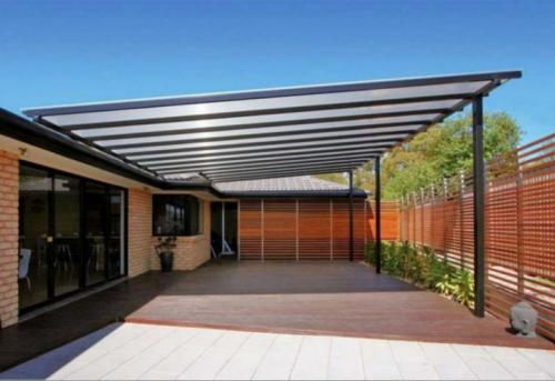 Монтаж навеса из металлопрофиля своими руками. Типы навесных строений 16 Монтаж навеса из металлопрофиля своими руками. Типы навесных строений 16