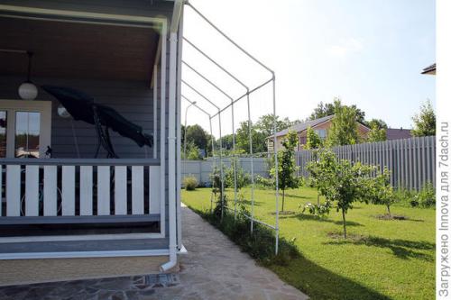 Опора для вьющихся растений из пластиковых труб. Опора для вьющихся растений из труб ПВХ